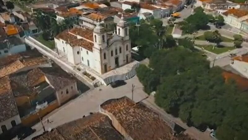 Laranjeiras (SE) compra material de inglês, mas não entrega aos alunos