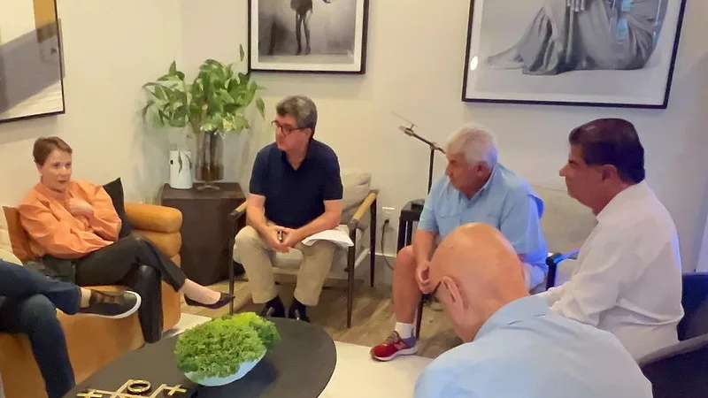 Senadores fazem reunião preparatória em Washington