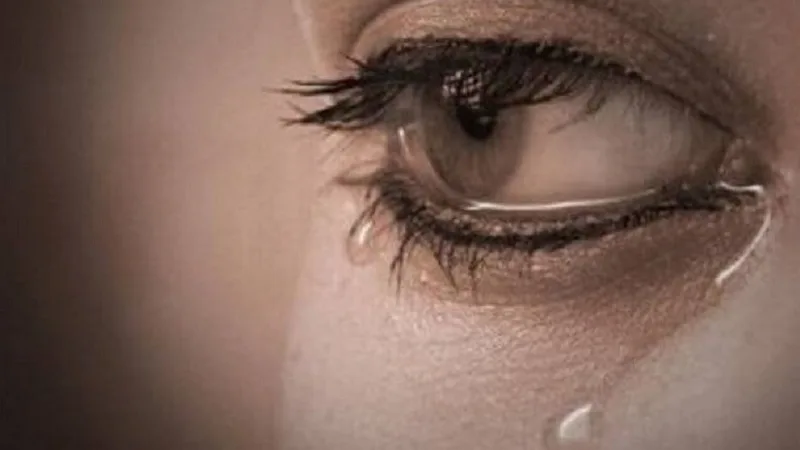 Esconder o choro e a tristeza afeta os filhos?