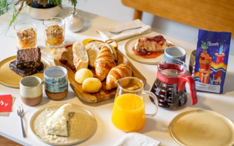 Café café da manhã cesta de pães Misto Brasil