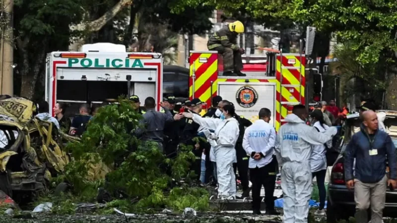 Ataque a bomba contra instalação militar na Colômbia
