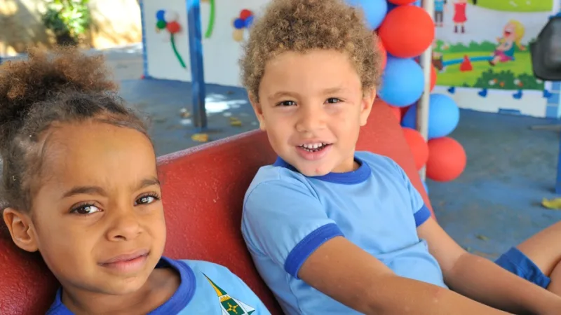 Roberta Almeida dos Santos e Valentim Oliveira, ambos de 5 anos, também ajudaram com ideias para melhorar a escola no Cruzeiro/Lúcio Bernardo Jr./Agência Brasília