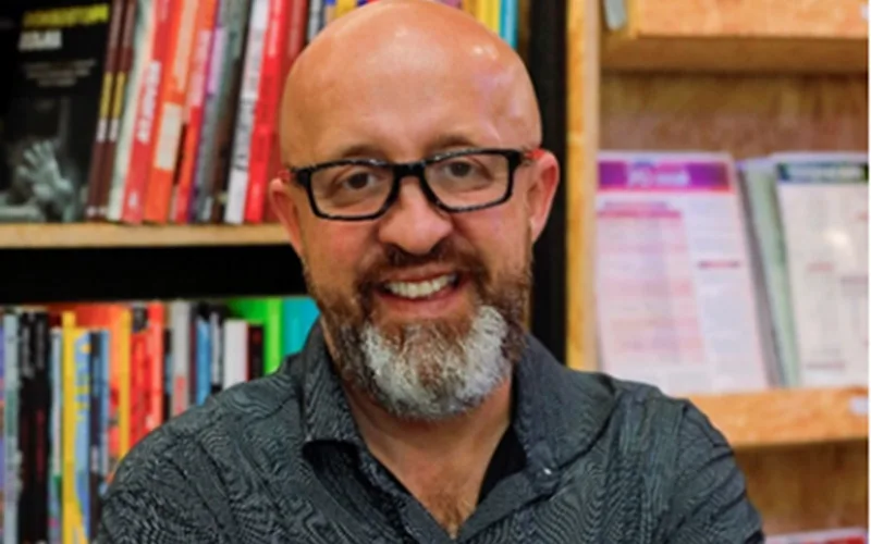 Escritor Fabrício Carpinejar Misto Brasil
