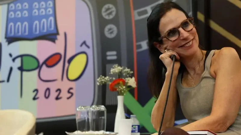 Lilia Schwarcz falou sobre os livros Óculos de Cor e Enciclopédia Negra na Festa Literária Internacional do Pelourinho/Rovena RosaAgência Brasil