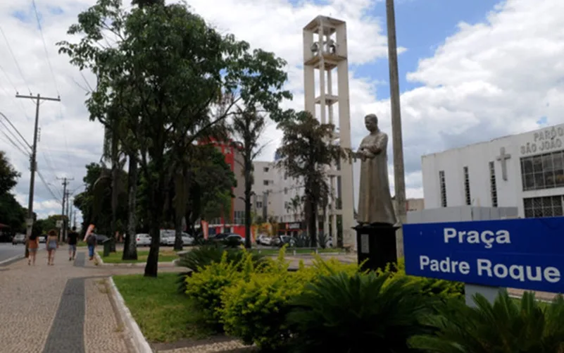 Núcleo Bandeirante DF praça Padre Roque Misto Brasil