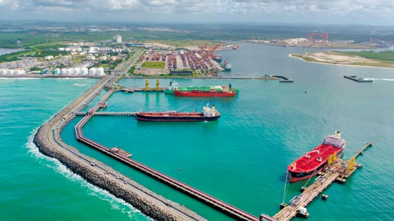 Começa em fevereiro dragagem do porto de Suape
