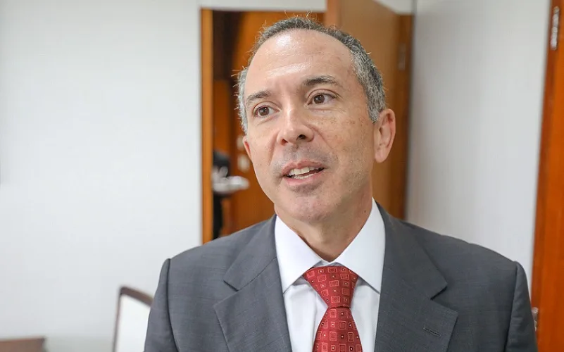 Procurador do DF Márcio Wanderley de Azevedo Misto Brasil