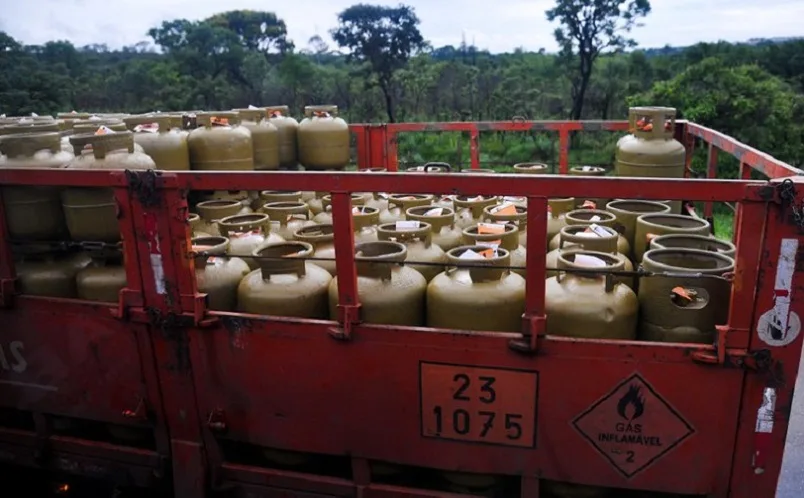 Botijão de gás caminhão consumo Misto Brasil