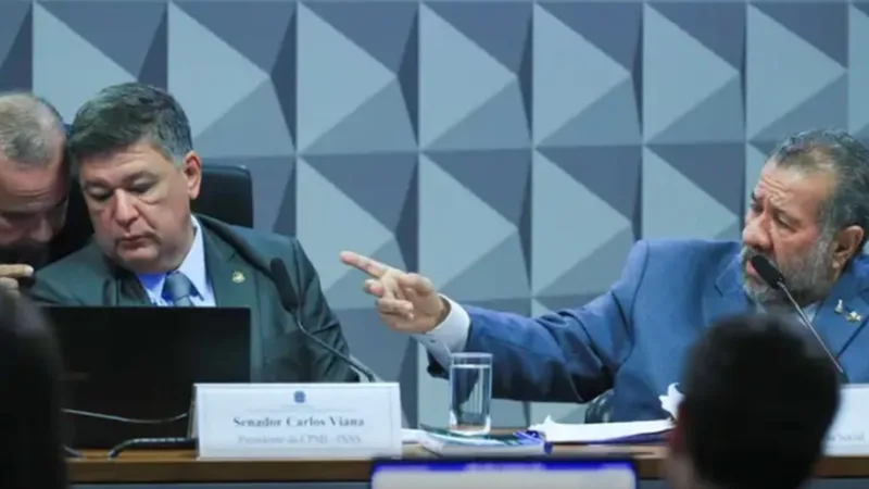 Carlos Viana e Rogério Marinho, senadores na CPMI do INSS que questionou o ex-ministro da Previdência, Carlos Lupi/Lula Marques/Agência Brasil