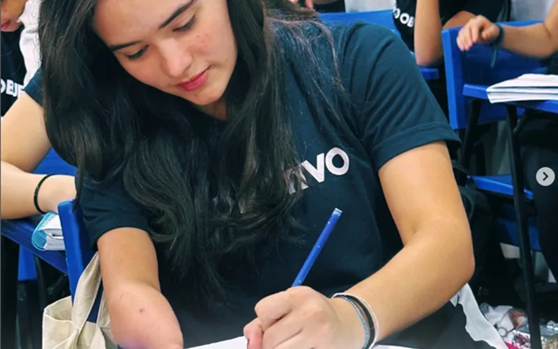 Colégio Objetivo estudante provas estudo Misto Brasil