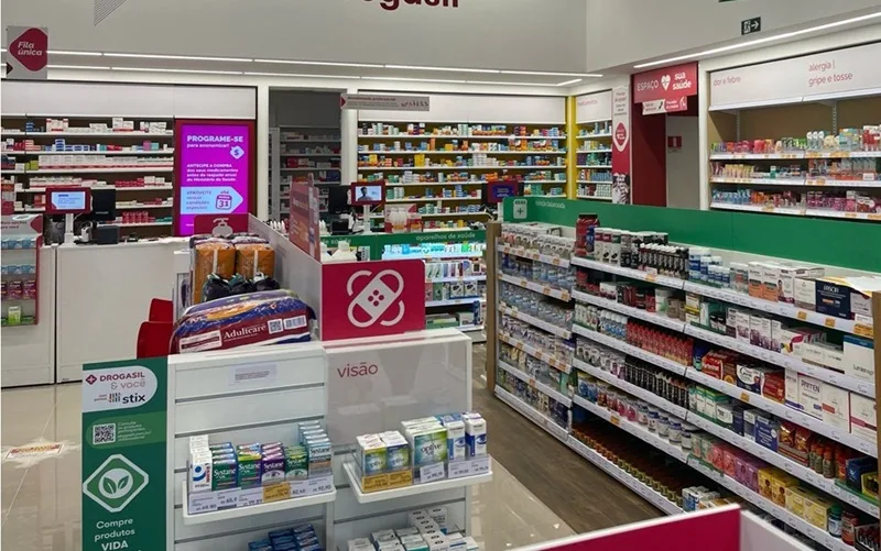 Farmácia remédios venda comércio varejo Misto Brasil