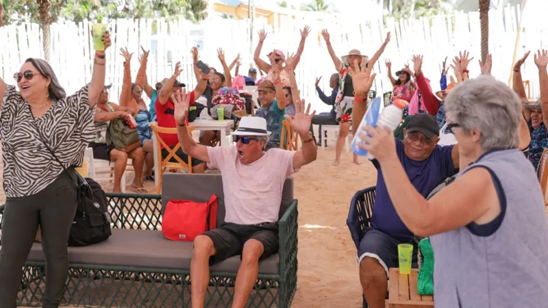 Veteranos dos centros de convivência do Distrito Federal se divertem durante dia de lazer no complexo Na Praia/Tony Oliveira/Agência Brasília