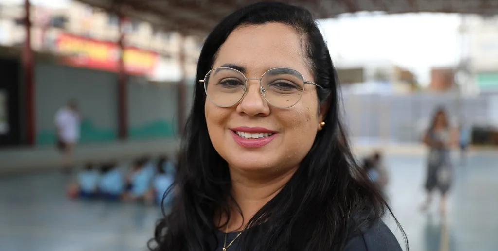 Karine Lopes Gonçalves diretora de escola DF Misto Brasil