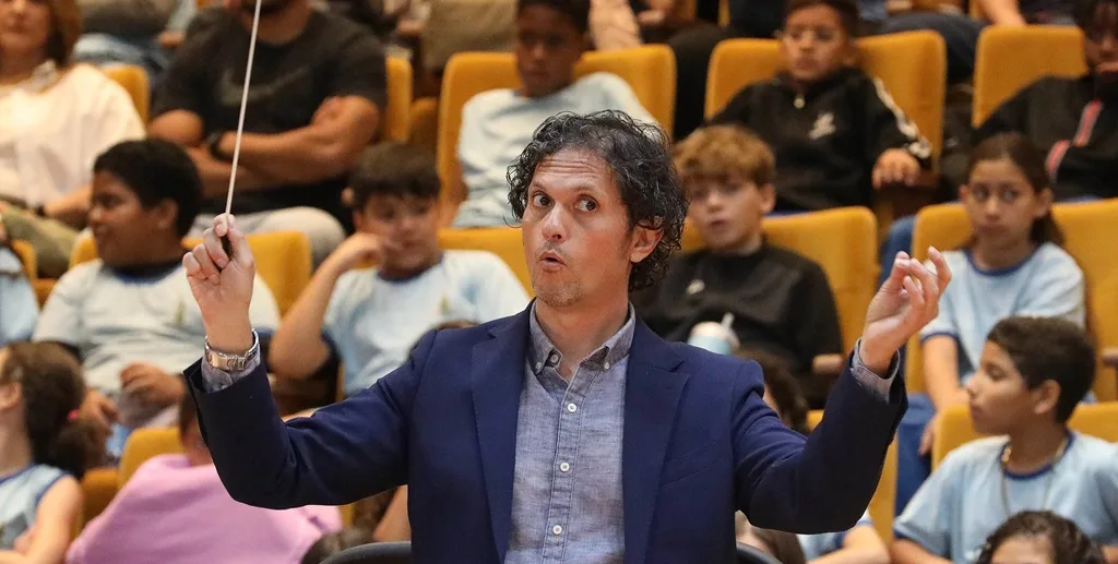 Maestro Hécto Acosto Orquestra Sinfônica de Brasília música Misto Brasil