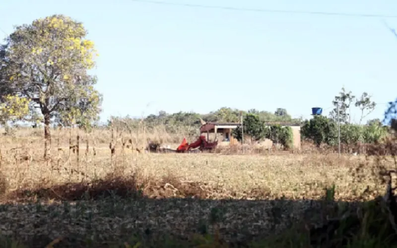 Santo Antônio do Descoberto área contestada conflito Misto Brasil