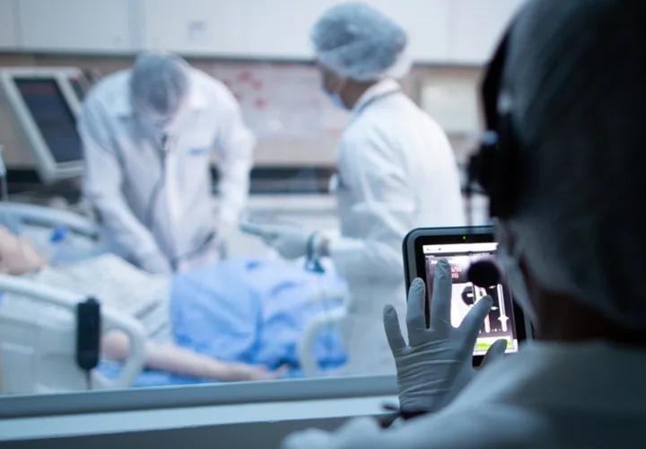 Fim da escala 6×1 pode encarecer custos de hospitais em 10%