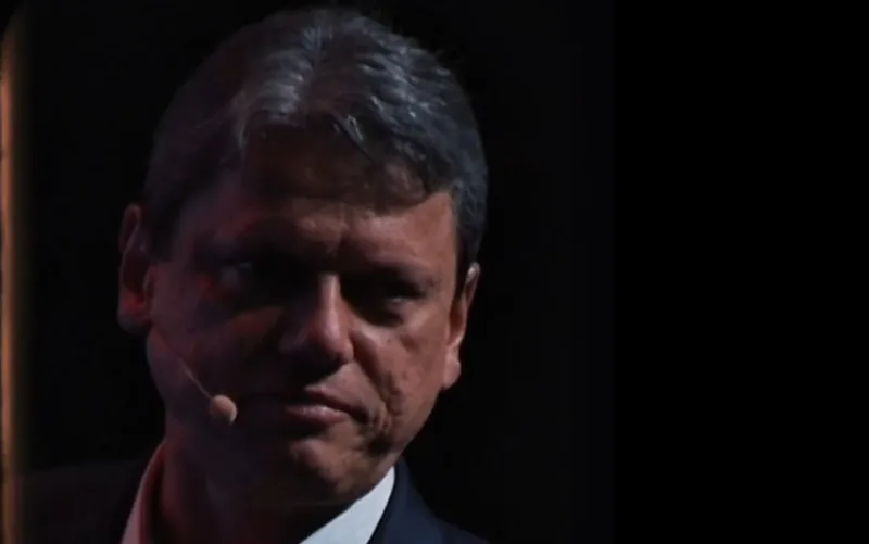 Tarcísio de Freitas governador São Paulo Misto Brasil