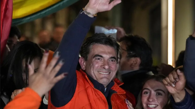 Presidente boliviano assina decreto para governar no exterior