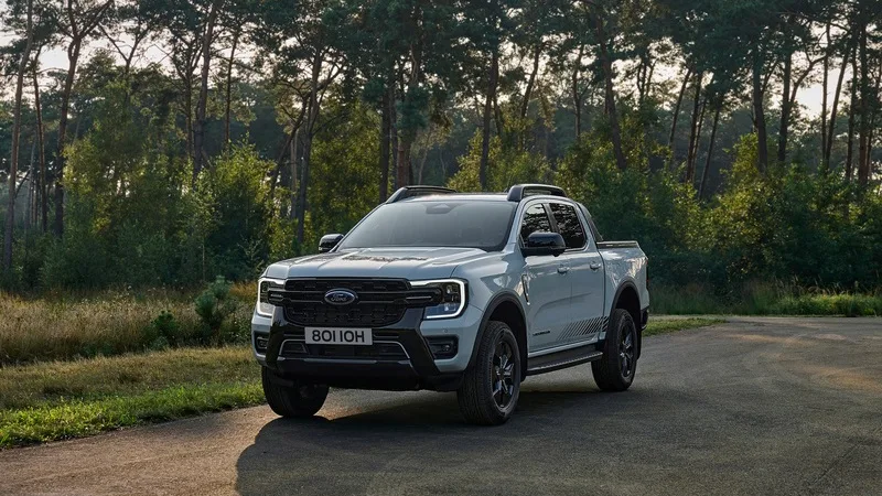 Montadora anuncia versão eletrificada de picape