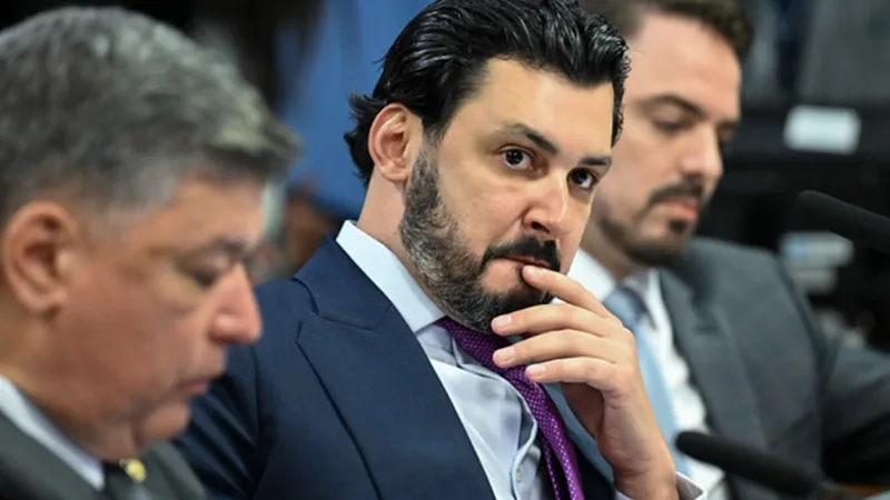 Relações de Paulo Octávio com Fernando Cavalcanti