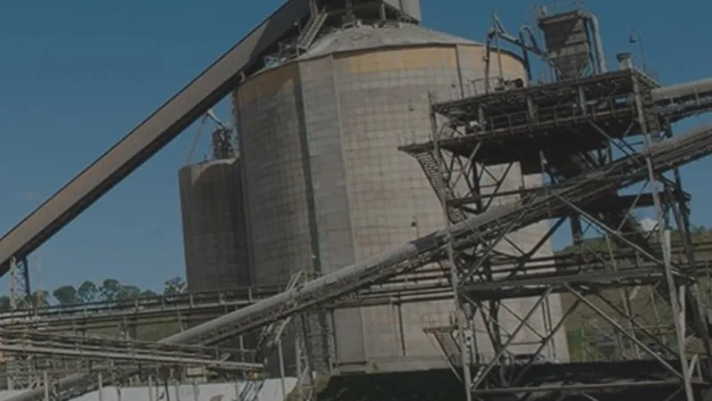 Indústria de cimento acerta com acionistas para sair do vermelho