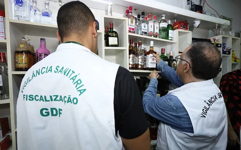 Fiscalização bebida adulterada DF Misto Brasil
