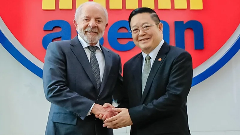 Lula da Silva no fim do mundo com o dono do mundo