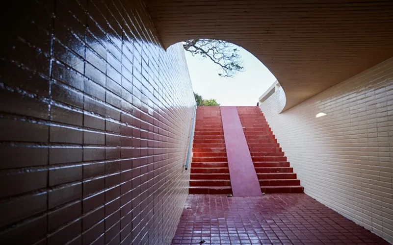 Passagem subterrânea Asa Sul Misto Brasil