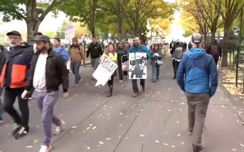 Protesto EUA No Kings Misto Brasil