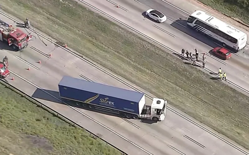 Polícia retira motorista de cabine com bomba caseira