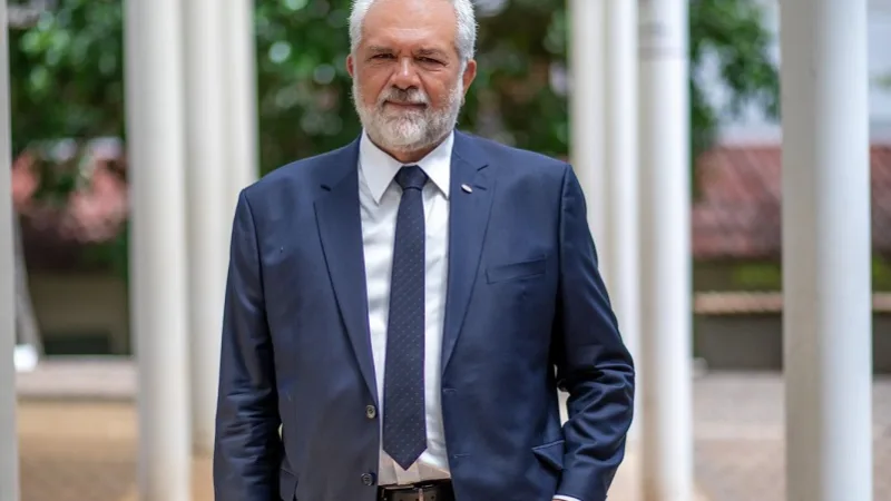 Pio Pacelli Lopes assume a reitoria do Ceub