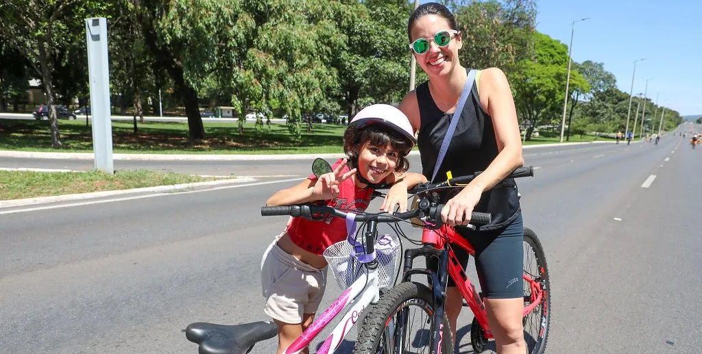 Eixão do Lazer DF Bárbara Almeida e filha Misto Brasil