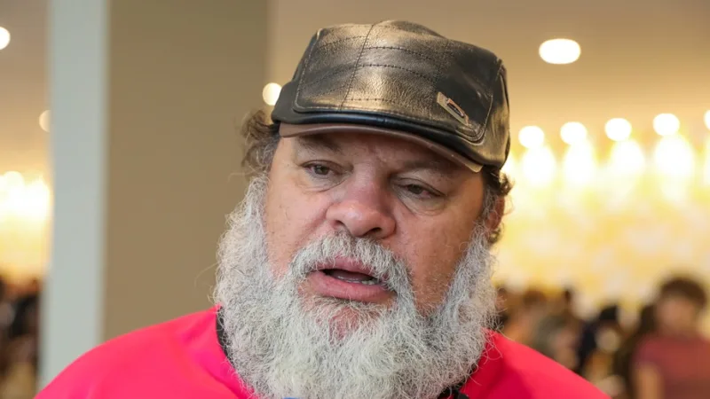 Rogério Soares de Araújo, o Rogério Barba, recebeu a medalha mérito social, que premia a ajuda à população em vulnerabilidade/Lúcio Bernardo Jr./Agência Brasília