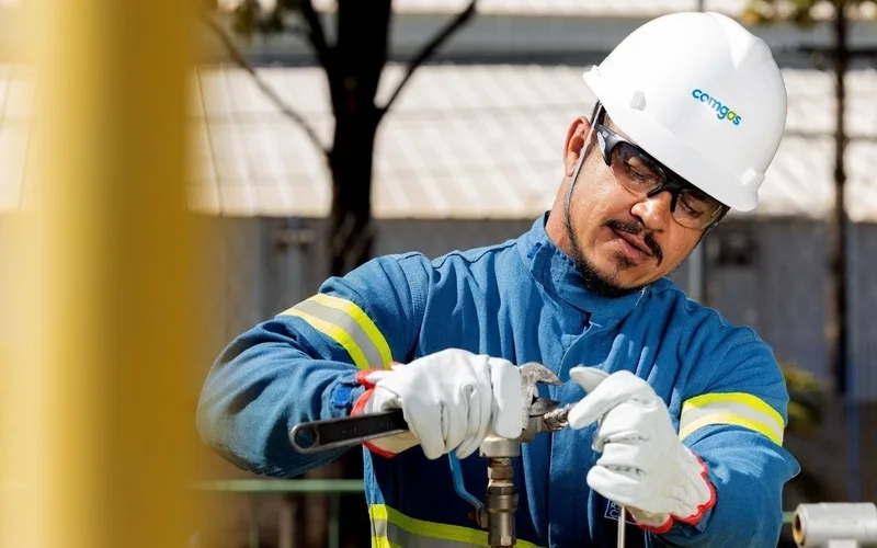 Trabalhador companhia Comgás Misto Brasil