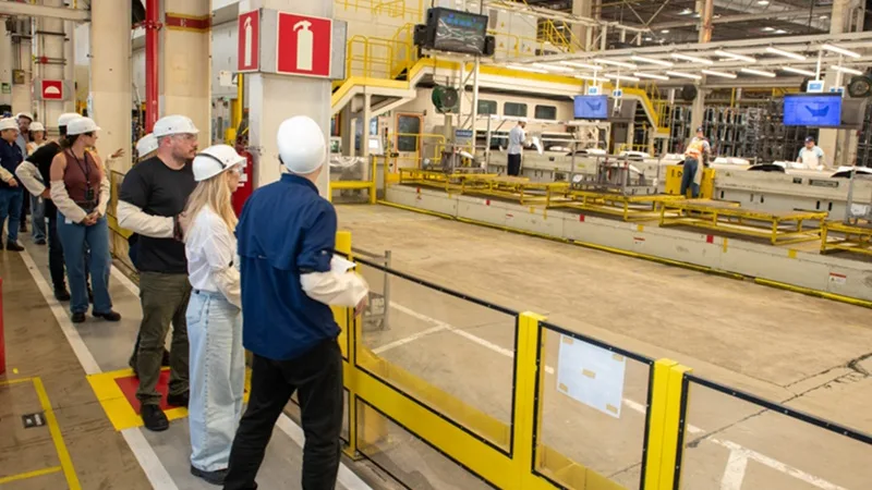 Fábrica de carros abre para visitas guiadas