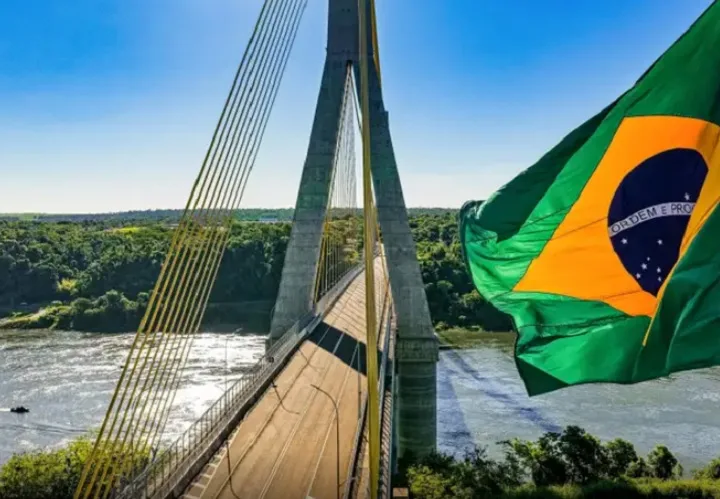 Carga tributária leva empresas para o Paraguai