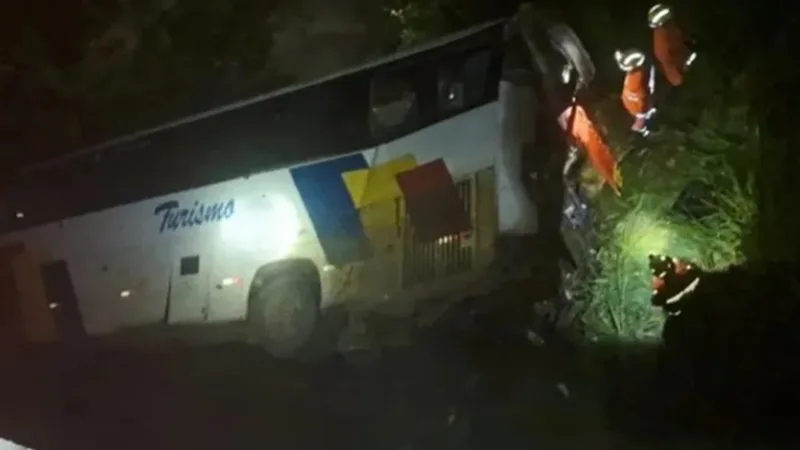 Vítimas de acidente com ônibus em Alexânia continuan internadas