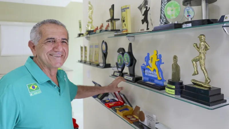 Francisco Xavier é um veterano da Corrida de Reis desde 1970 e se tornou uma figura hostórica que neste ano terá 20 mil participantes/Paulo H. Carvalho/Agência Brasília