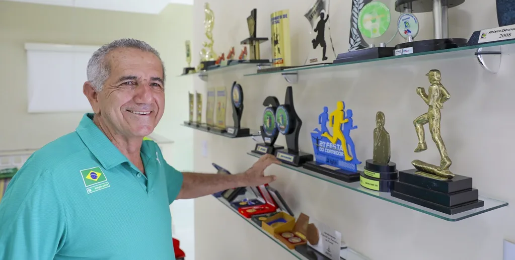 Francisco Xavier é um veterano da Corrida de Reis desde 1970 e se tornou uma figura hostórica que neste ano terá 20 mil participantes/Paulo H. Carvalho/Agência Brasília