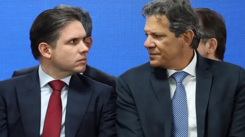 Hugo Motta, presidente da Câmara, e o ministro da Fazenda, Fernando Haddad, no lançamento da plataforma digital da reforma tributária/Valter Campanato/Agência Brasil
