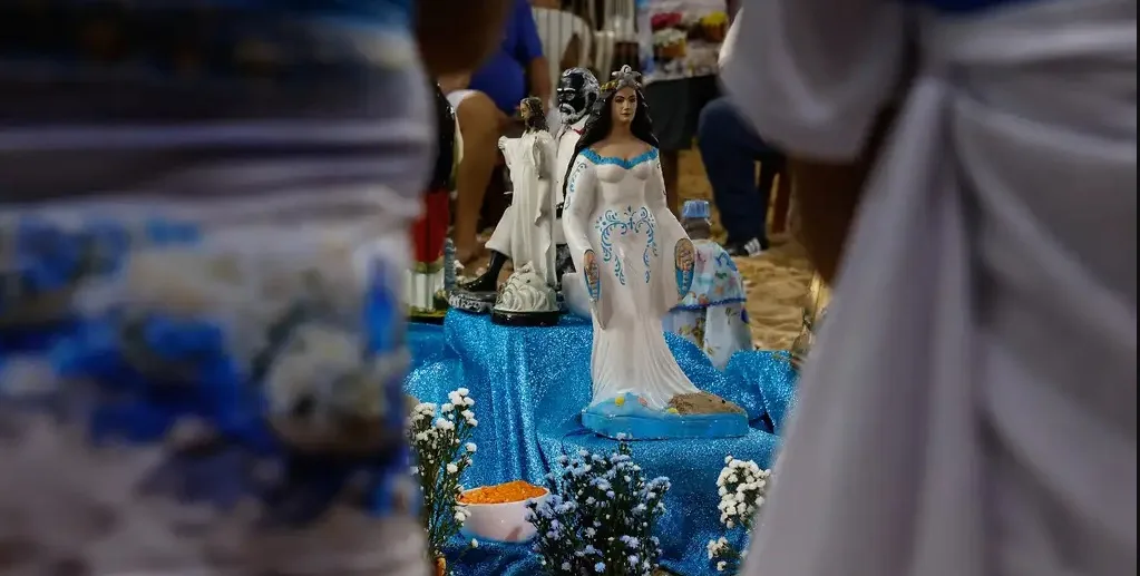 Oferendas são deixadas na virada do Ano para Iemanjá, na Praia Vermelha, na Urca, zona sul do Rio de Janeiro/Tânia Rêgo/Agência Brasil