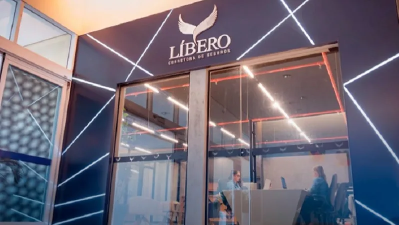 Azimut compra Grupo Unifinance e SMZTO a Libero