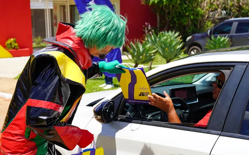 Campanha sobre educação no trânsito na volta às aulas