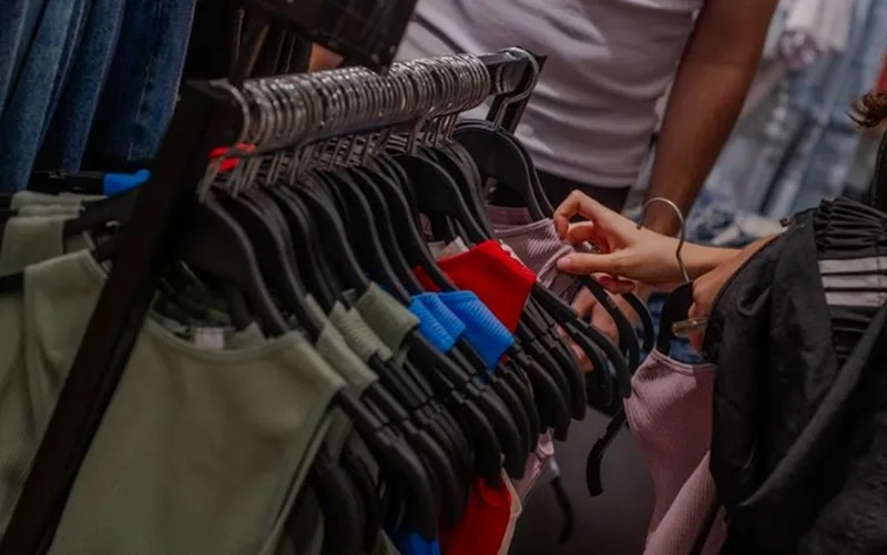 Varejo vendas roupas comércio negócios Misto Brasil