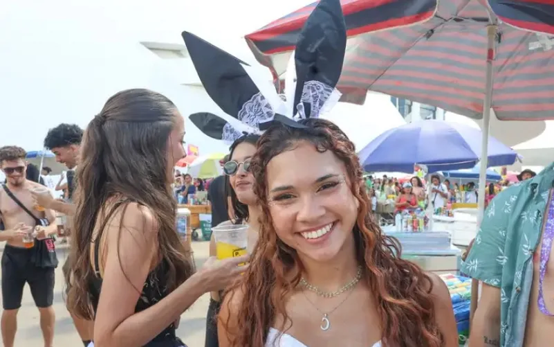 Aparelhinho completa 15 anos. Bloco do Amor ganha espaço