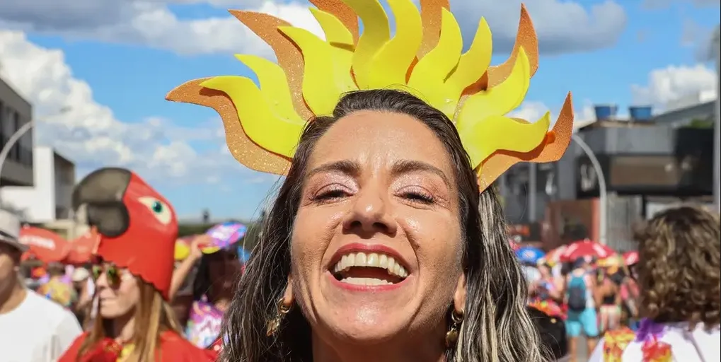 Filiã do Bloco Pacotão, que desfilou mais uma vez na contramão da W3 Norte, no último dia do Carnaval/Valter Campanato;Agência Brasil