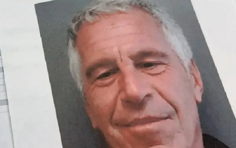 Promotoria de Paris investigará crimes de Epstein