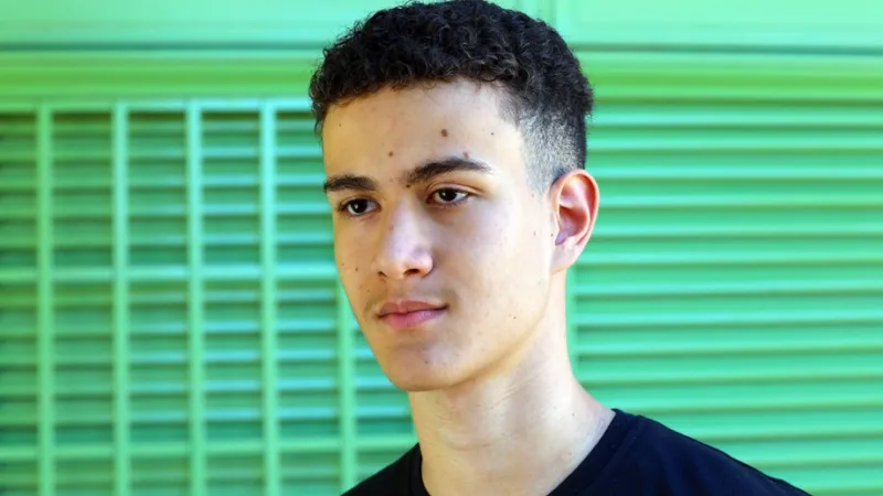 João Pedro Rodrigues conheceu mais sobre a trajetória de Athos Bulcão no projeto Sou de Brasília, mas não conhecia, com a participação de 30 escolas/Joel Rodrigues/Agência Brasília