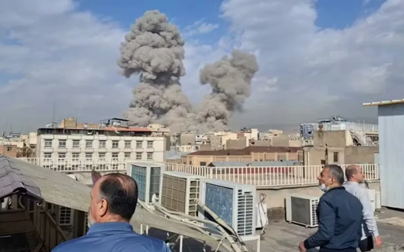 Estados Unidos e Israel lançam ataques contra o Irã