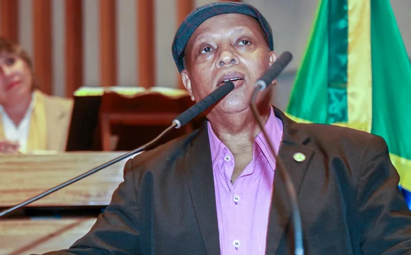 Homenagens às escolas católicas e a Viridiano